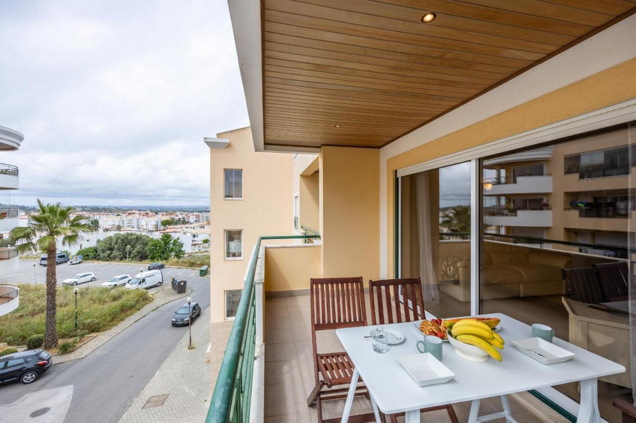 Uptown Lovers Apartment By Seewest Lagos Esterno foto