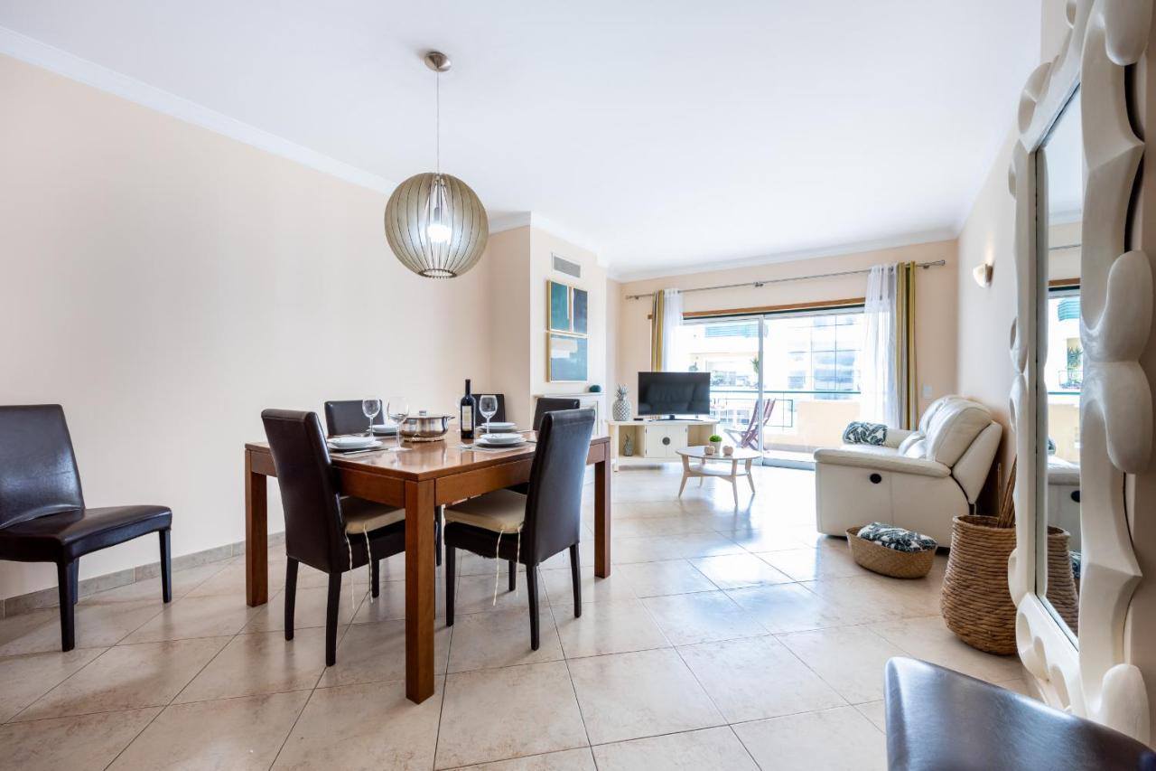 Uptown Lovers Apartment By Seewest Lagos Esterno foto