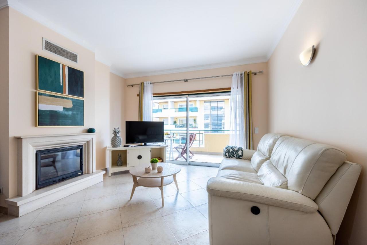 Uptown Lovers Apartment By Seewest Lagos Esterno foto