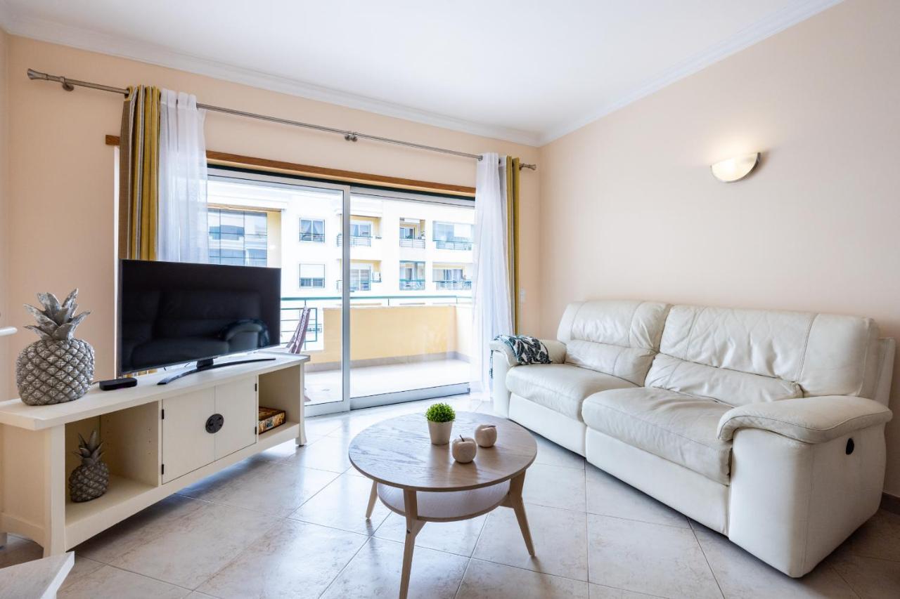 Uptown Lovers Apartment By Seewest Lagos Esterno foto